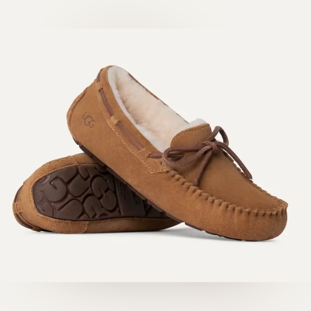 UGG WOMEN'S DAKOTA SLIPPERS size 8